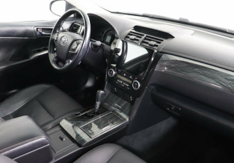 Подержанный автомобиль Toyota Camry Sedan 2013 года (5 фото)