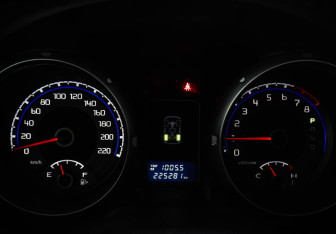 Подержанный автомобиль Mitsubishi Pajero 2007 года (11 фото)