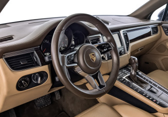 Подержанный автомобиль Porsche Macan 2015 года (15 фото)