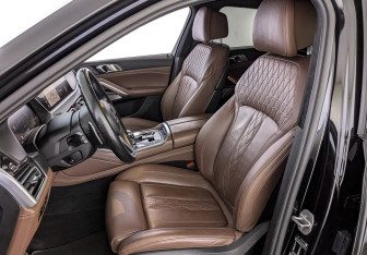 Подержанный автомобиль BMW X6 2020 года (20 фото)
