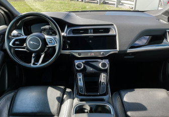 Подержанный автомобиль Jaguar I-Pace 2018 года (12 фото)