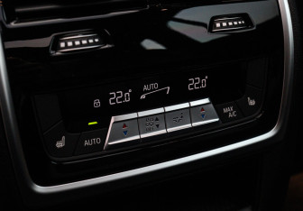 Подержанный автомобиль BMW X7 2019 года (11 фото)