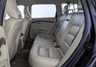 Подержанный автомобиль Volvo XC70 2011 года (18 фото)