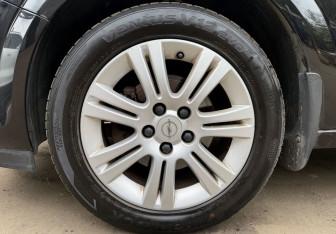 Подержанный автомобиль Opel Astra Wagon 2008 года (9 фото)