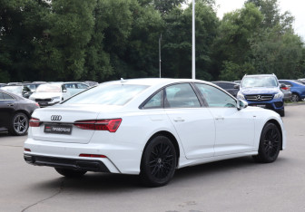 Подержанный автомобиль Audi A6 Sedan 2020 года (5 фото)