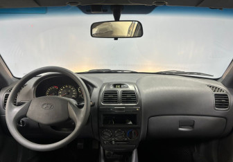 Подержанный автомобиль Hyundai Accent Sedan 2008 года (12 фото)