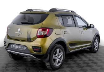 Подержанный автомобиль Renault Sandero 2018 года (5 фото)