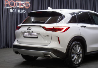 Подержанный автомобиль Infiniti QX50 2019 года (21 фото)