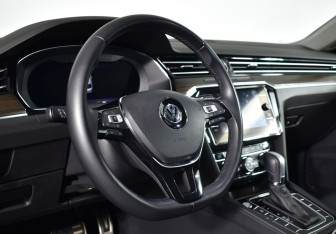 Подержанный автомобиль Volkswagen Arteon 2019 года (12 фото)