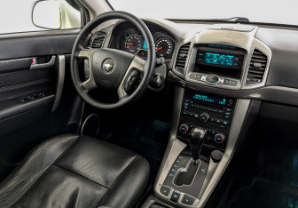 Подержанный автомобиль Chevrolet Captiva 2014 года (29 фото)