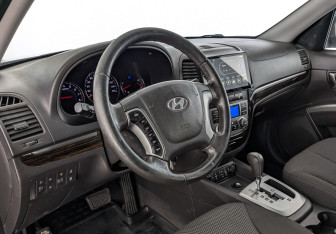 Подержанный автомобиль Hyundai Santa Fe 2011 года (15 фото)