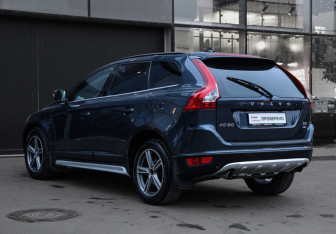 Подержанный автомобиль Volvo XC60 2011 года (7 фото)