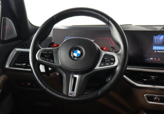 Подержанный автомобиль BMW X5 M 2023 года (15 фото)