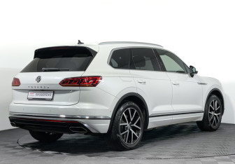 Подержанный автомобиль Volkswagen Touareg 2019 года (5 фото)