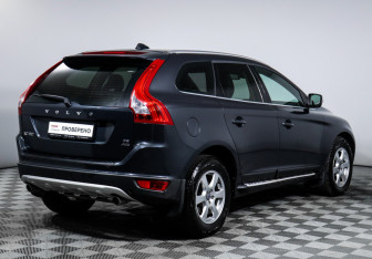 Подержанный автомобиль Volvo XC60 2010 года (5 фото)