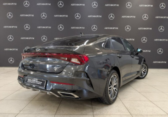 Подержанный автомобиль Kia K5 2020 года (5 фото)