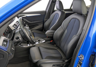 Подержанный автомобиль BMW X1 2021 года (20 фото)