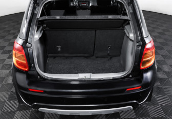 Подержанный автомобиль Suzuki SX4 Hatchback 2011 года (10 фото)