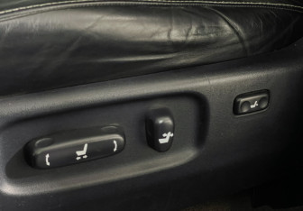 Подержанный автомобиль Toyota Land Cruiser Suv 2014 года (15 фото)