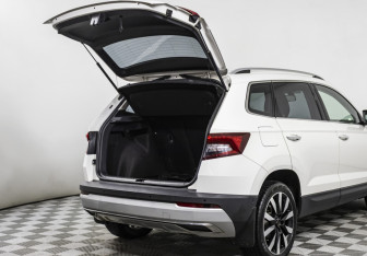 Подержанный автомобиль Skoda Karoq 2021 года (18 фото)