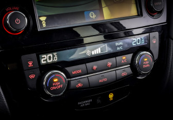 Подержанный автомобиль Nissan X-Trail 2019 года (27 фото)