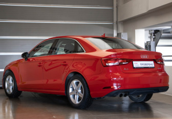 Подержанный автомобиль Audi A3 Sedan 2017 года (5 фото)