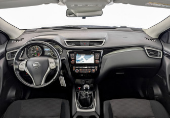Подержанный автомобиль Nissan Qashqai 2015 года (14 фото)