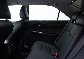 Подержанный автомобиль Toyota Camry Sedan 2016 года (11 фото)