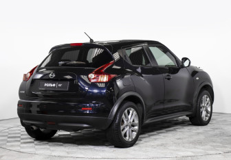 Подержанный автомобиль Nissan Juke 2011 года (5 фото)