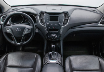Подержанный автомобиль Hyundai Santa Fe 2016 года (13 фото)