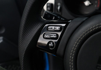 Подержанный автомобиль Toyota FJ Cruiser 2007 года (17 фото)