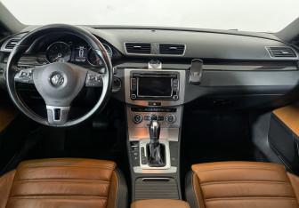 Подержанный автомобиль Volkswagen Passat CC 2012 года (12 фото)