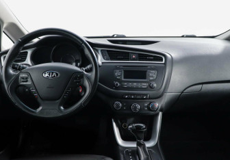 Подержанный автомобиль Kia Ceed Wagon 2015 года (8 фото)