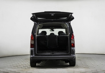 Подержанный автомобиль Peugeot Partner 2021 года (15 фото)