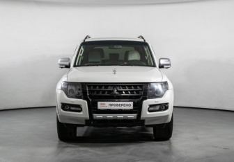 Подержанный автомобиль Mitsubishi Pajero 2020 года (2 фото)