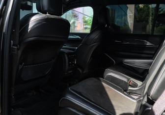 Подержанный автомобиль Jeep Grand Cherokee 2021 года (8 фото)