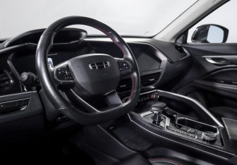 Подержанный автомобиль Geely Tugella 2021 года (14 фото)