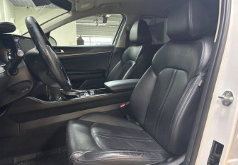 Подержанный автомобиль Kia K5 2020 года (24 фото)