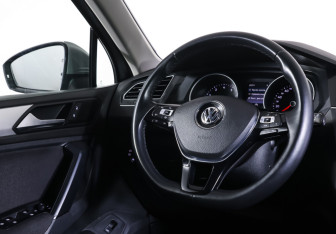 Подержанный автомобиль Volkswagen Tiguan 2020 года (12 фото)