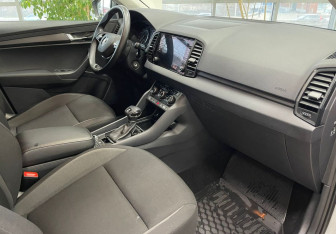Подержанный автомобиль Skoda Karoq 2021 года (10 фото)