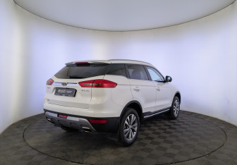 Подержанный автомобиль Geely Atlas 2021 года (5 фото)