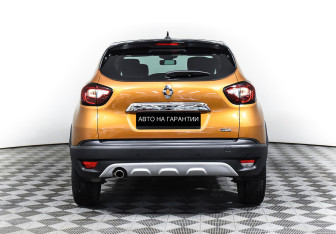 Подержанный автомобиль Renault Kaptur 2021 года (6 фото)
