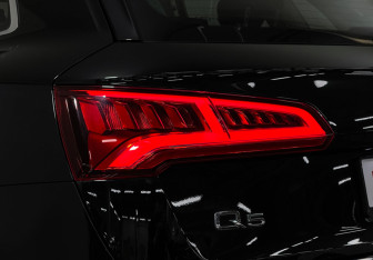 Подержанный автомобиль Audi Q5 2018 года (20 фото)