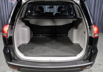 Подержанный автомобиль Mitsubishi Pajero Sport 2014 года (10 фото)