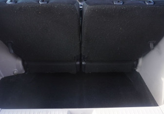 Подержанный автомобиль Mitsubishi Grandis 2007 года (10 фото)