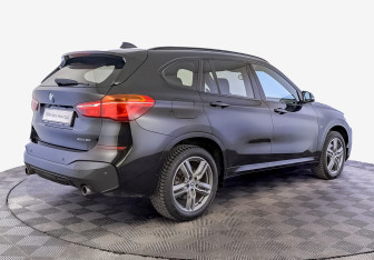 Подержанный автомобиль BMW X1 2019 года (5 фото)