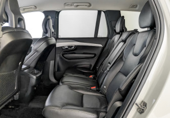 Подержанный автомобиль Volvo XC90 2019 года (12 фото)