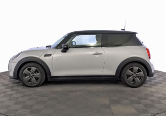 Подержанный автомобиль MINI Hatch 2021 года (8 фото)