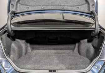 Подержанный автомобиль Toyota Camry Sedan 2017 года (10 фото)