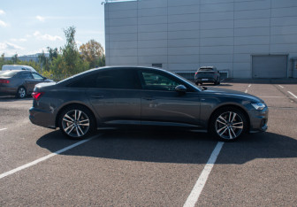 Подержанный автомобиль Audi A6 Sedan 2021 года (4 фото)